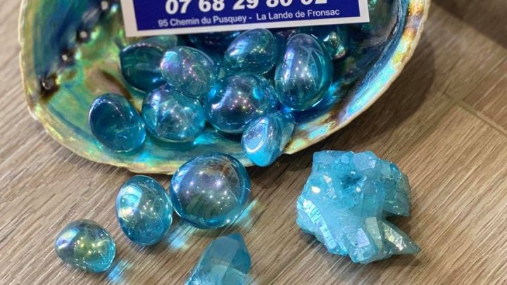 aqua aura